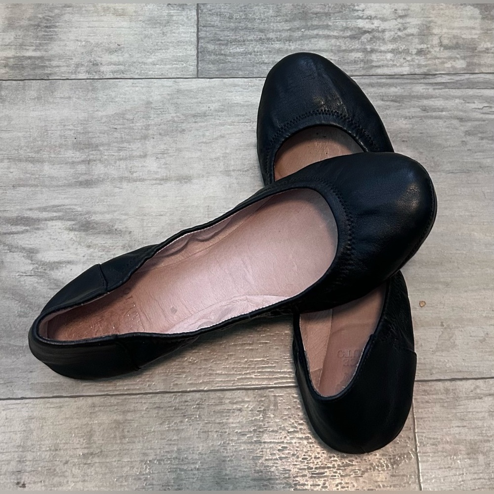 Vince Camuto Black Leather Ballet Flats